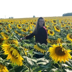 Meet your Posher, Laura